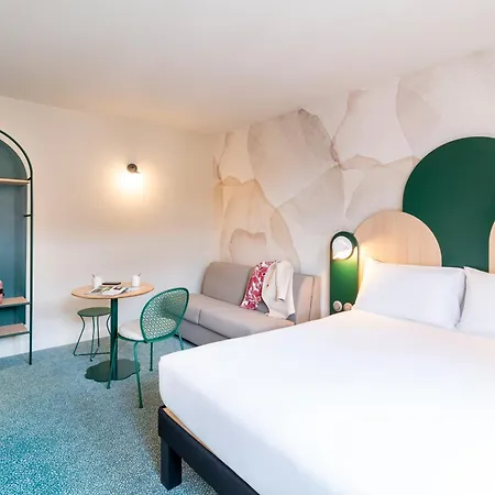 Ibis Styles Centre Republique Hotel 3*