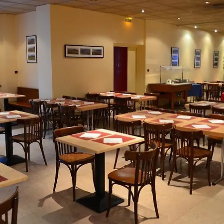 Ibis Styles Centre Republique Hotel 3*