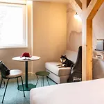 Ibis Styles Centre Republique Hotel 3*
