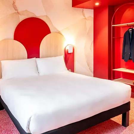 Ibis Styles Centre Republique Hotel 3*