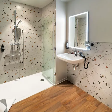 Ibis Styles Centre Republique Hotel 3*