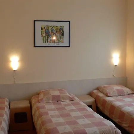 Ibis Styles Centre Republique 3*