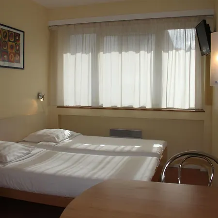 Ibis Styles Centre Republique 3*